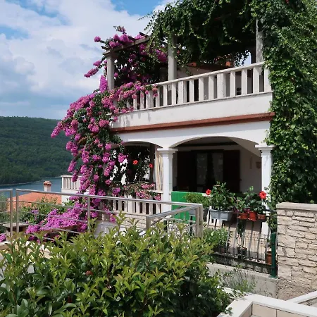 Violetta - Lbn201 By Interhome *